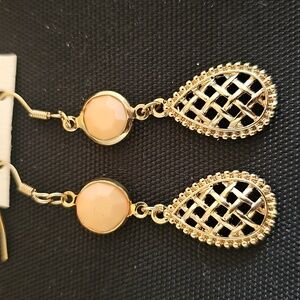 Gold Tone Teardrop Dangle Earrings Peach Stone Boho NWT